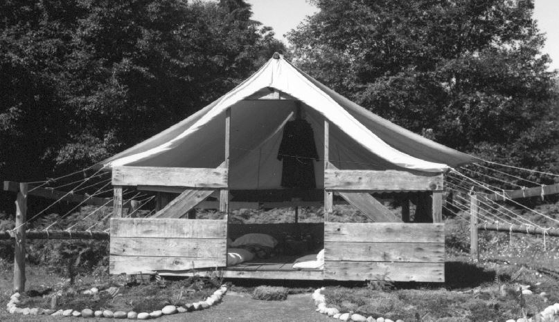 SCM_A's tweet image. We had so much fun at our booth at the Night Market on Friday! If you&apos;re still wondering about our mystery artifact it was a surveyor&apos;s chain! Congrats to Gravity for winning the prize draw.