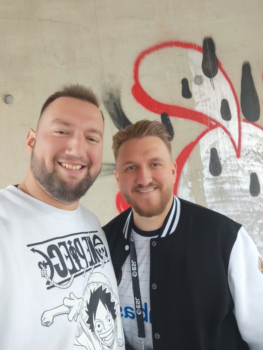 Schön dich getroffen zu haben @tabseNcs ! Absolute Legende!! Sorry an @s1nCS , dass ich in dem Moment nicht gerafft habe, dass du da dabei warst 😅 #fanboymoment #big #biggaming #gobig #gobigorgohome #gomilkorgohome #mullermilch #skinbaron