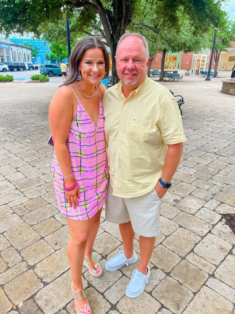 taylor_chilcoat's tweet photo. Thank you for beng the rock of our family, jokester, life of the party, grill master, DJ, auburn football lover. You love unconditionally and are the best role model of a Godly husband. Love you forever, Dad. Happy Birthday to You! 🩵🥳 Thumbs Up.👍🏻 https://t.co/uaVZTncDC0