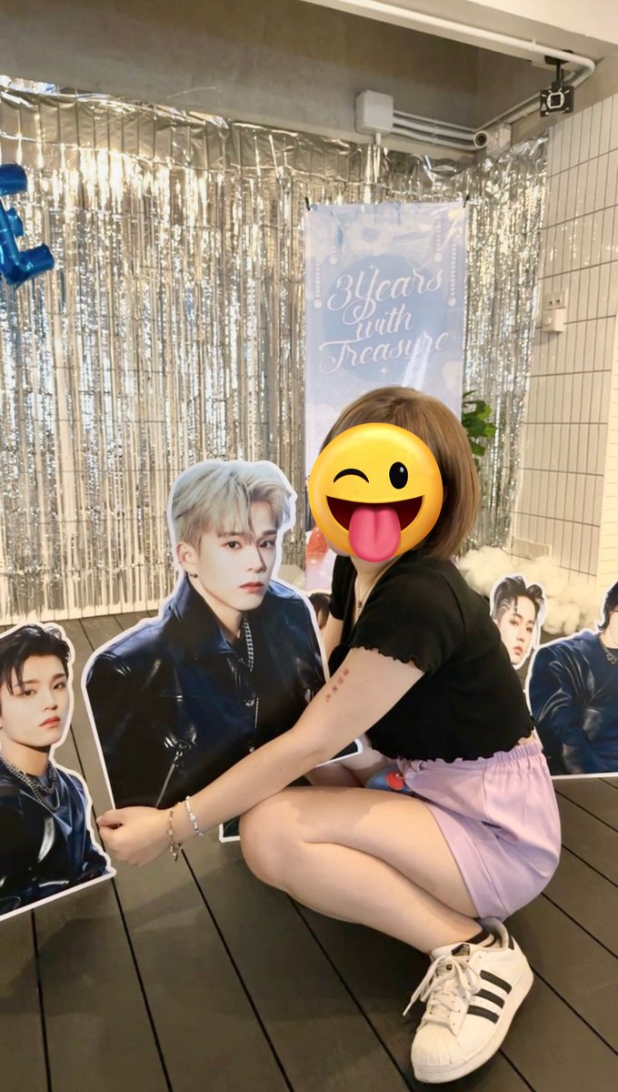 asahibemybf's tweet photo. ขอบคุณสำหรับกอว.และสตาฟที่จัดงานนะค้าาา น่ารักกันมากๆเลย
เพิ่งเป็นทึเมได้แค่4เดือนแต่จากนี้จะไม่นับละเพราะจะเป็นตลอดไปเยยย
 #SweetdreamWithTREASURE
#3Years_Of_Wonderland_With_TREASURE
#트레저와_함께한_삼년
#TREASURE  #REBOOT                         
@treasuremembers https://t.co/1ENX3yvOdq