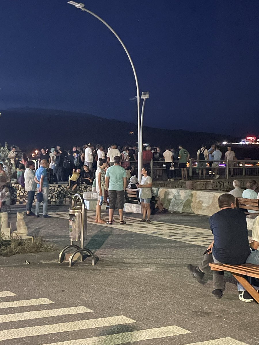 ido marmara adalar- yenikapı seferinde ilginç şeyler oluyor. Doğru düzgün bir açıklama yok, 18:30 olan sefer 21:00 a çekildi. İnsanlar mağdur ve ne yapacağını bilmeden bekliyor.