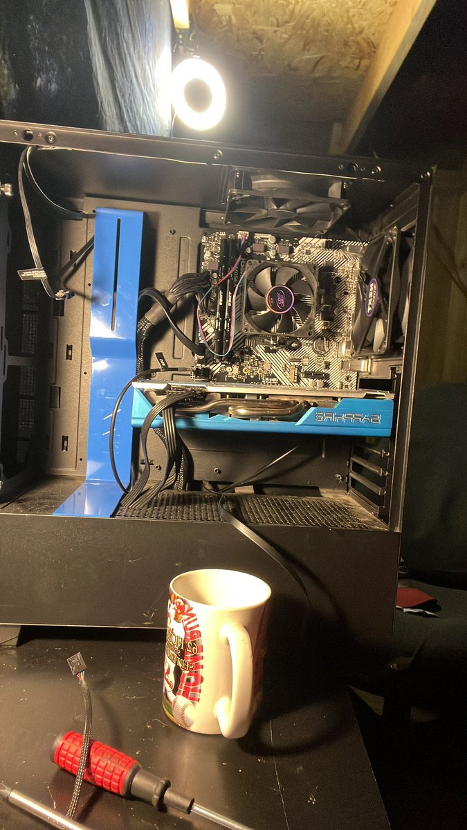 PotW3ll97's tweet image. When you spend most of your morning putting a pc back together🤦🏽‍♂️🤦🏽‍♂️ #buildingpc #PCGamer #doityourself #pcgaming