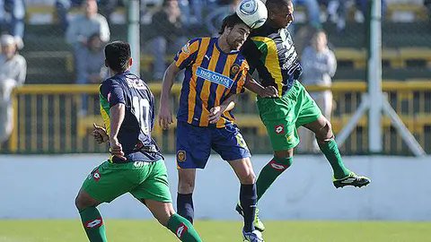 viejocasale's tweet photo. Primera B Nacional 2011-2012. 1ra. Fecha. 6/8/2011. #Defensa y Justicia 1 (Víctor Piriz Alves) v. #RosarioCentral 2 (Gonzalo #Castillejos, Ricardo Gómez). Debut de Juan Antonio #Pizzi (DT), Maximiliano #Lombardi, Ricardo #Gómez y Julio #Mozzo, único partido de Matías #Galvaliz. https://t.co/p3NRty7Fzk