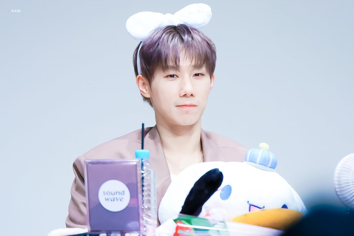 _k428_'s tweet photo. 230806 사운드웨이브 팬사인회 

 모여봐요 성규의 숲🩷

#성규 #김성규 #인피니트 
#KIMSUNGKYU #INFINITE https://t.co/jbIluz9uvs