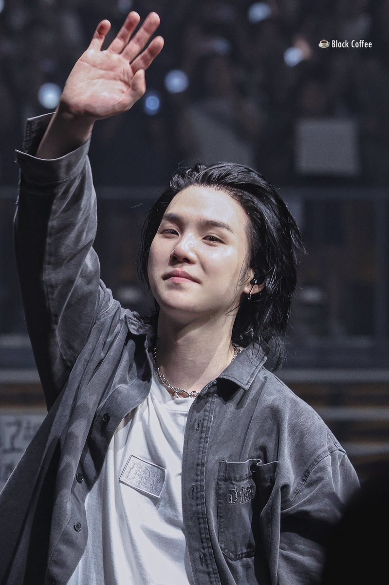 230806 D-DAY FINAL DAY 3

👋🏻👋🏻

#슈가 #윤기 #방탄소년단 #SUGA #YOONGI