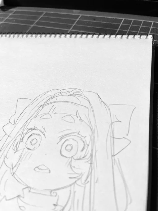 立ってる気力が無さすぎて寝ながらイメージボード描いたりなんだり