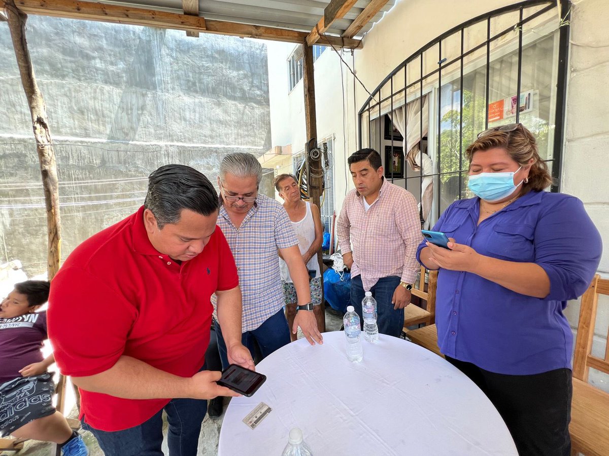 rubenzuarth's tweet photo. Saludos desde #RealdelBosque en este domingo de chamba y brigadeo del #FrenteAmplioPorMéxico en #TuxtlaGTZ participando en este ejercicio democrático, agradezco a @OscarGOchoa
su compromiso con el partido. https://t.co/3eRytLfsG1