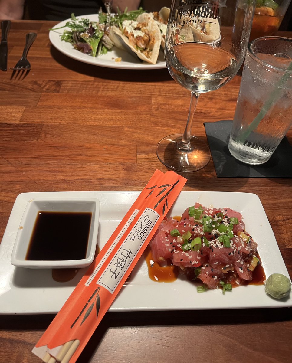 LanesWRLD_'s tweet image. Sunday market prep w/ @KarenSmithFL 🥂🔥