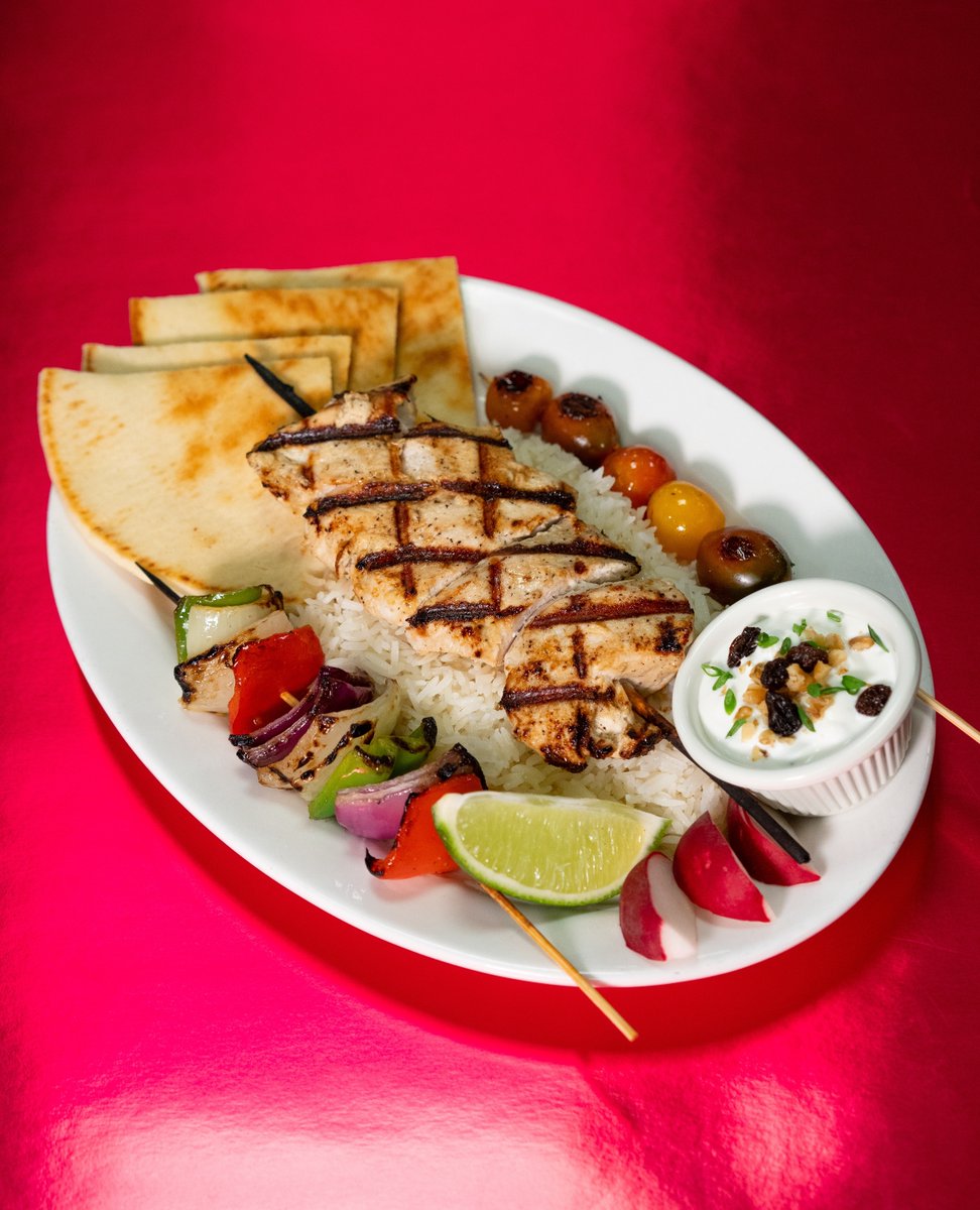 HUSTLERCASINOLA's tweet image. The Chicken Kabob is one of our most popular dishes 😋🍽️  Try it today at Larry Flynt's Bar &amp;amp; Grill! #ChickenKabob #LFBG #BarAndGrill