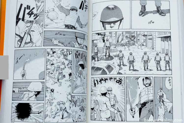 Fireball is a collection of 12 short manga pieces drawn by Katsuhiro Otomo during the period 1978-79 when he was around the age of 24/25, including the title piece that is a sci-fi precursor to DOMU & AKIRA. See more in my review -  #大友全集 #大友克洋