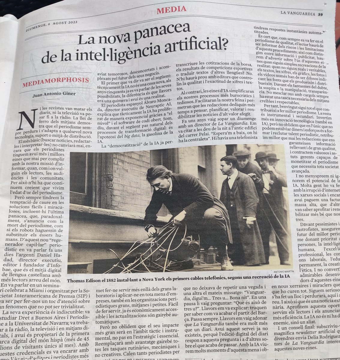 mcrosasb's tweet photo. Bon article a @LaVanguardia sobre la #IA i la comunicació. Estic segura que la innovació tecnològica ajudarà a tenir un millor periodisme i de qualitat - això sí, si ens continuem regint per la ètica i utilitzem la #IA com una ajuda i no com la veritat absoluta o la via ràpida. https://t.co/0uKkvO8aEG