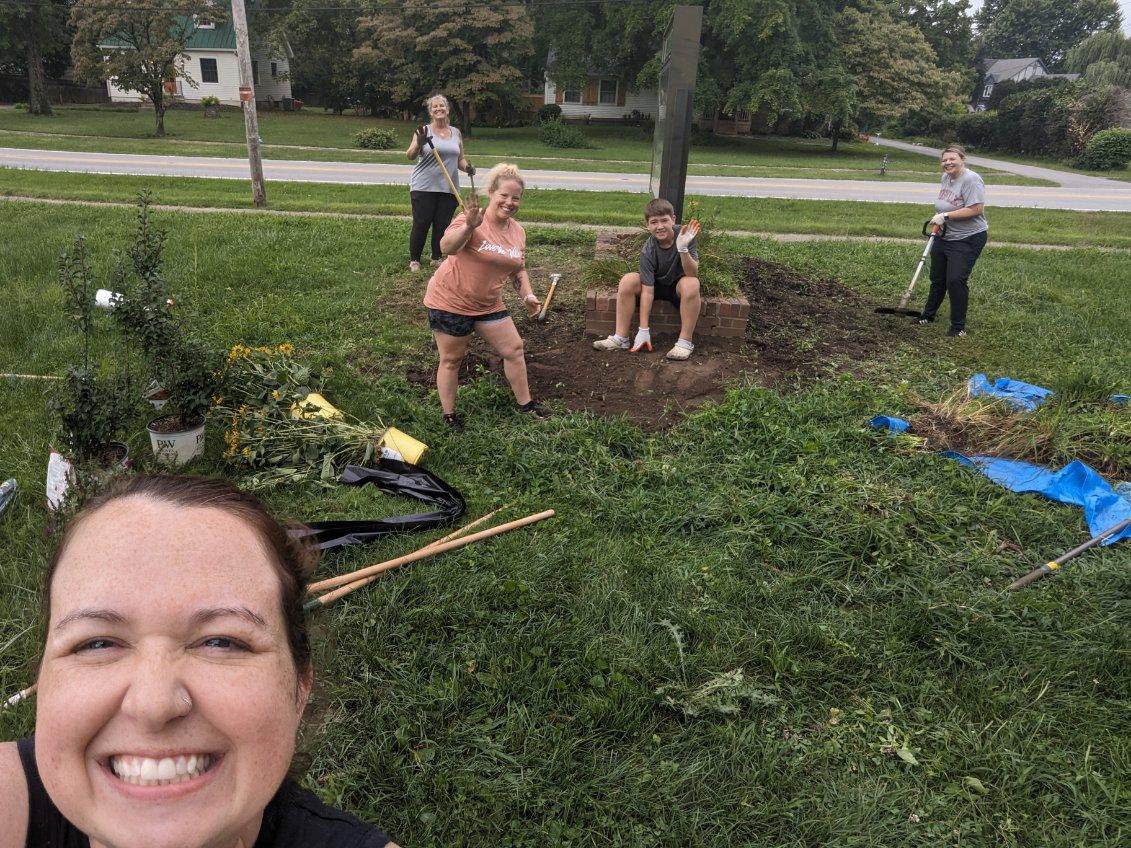 WilderWildcats's tweet photo. Campus Blitz was a huge success! Thanks to all the volunteers, PTA and Northeast for helping prepare our campus for the 1st day of school. It was a huge task but you all showed up and showed out. 
#schoolblitz https://t.co/cUQsKvfzAu