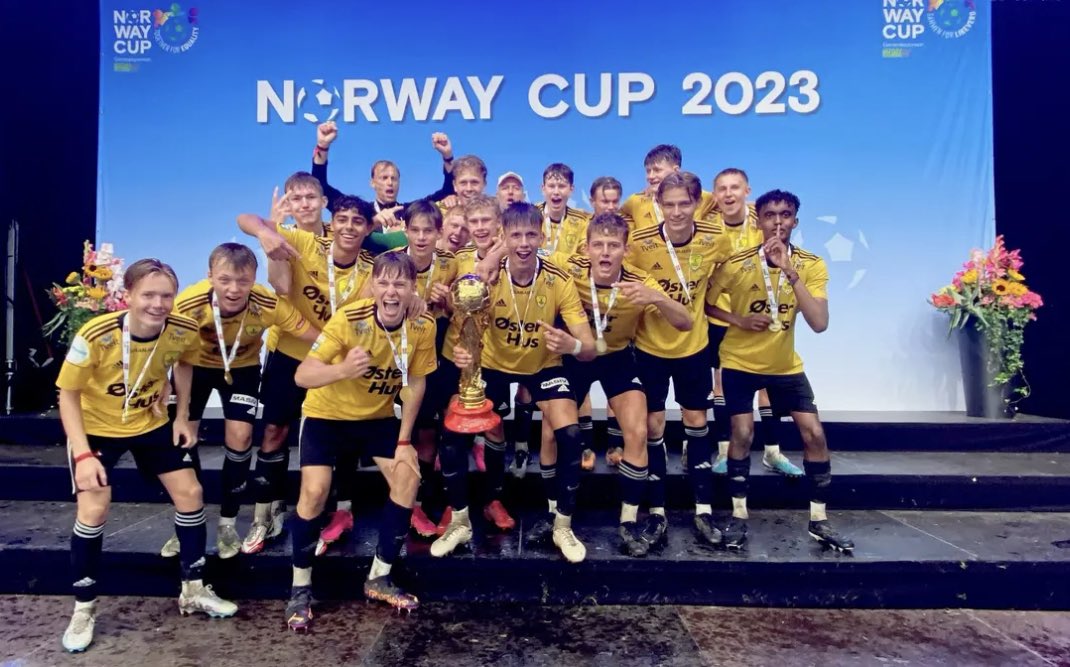 saadiaqazi1's tweet photo. Felt both pleased &amp; proud meeting H.E. Lubna Jaffery, Norway’s Minister for Culture &amp; Equality on 3Aug 2023 at #NorwayCup Final, played b/w U17 ⚽️teams of🇳🇴&amp;🇵🇰. 

A tough contest, ending only with penalty shoots, rendered 🇳🇴team#1 &amp; 🇵🇰team#2. Congrats to both 👏🤝👏
@PakinNorway https://t.co/7Oljvc7VJJ
