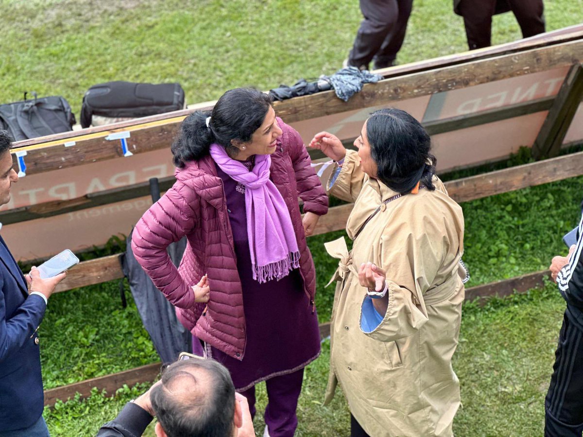 saadiaqazi1's tweet photo. Felt both pleased &amp; proud meeting H.E. Lubna Jaffery, Norway’s Minister for Culture &amp; Equality on 3Aug 2023 at #NorwayCup Final, played b/w U17 ⚽️teams of🇳🇴&amp;🇵🇰. 

A tough contest, ending only with penalty shoots, rendered 🇳🇴team#1 &amp; 🇵🇰team#2. Congrats to both 👏🤝👏
@PakinNorway https://t.co/7Oljvc7VJJ