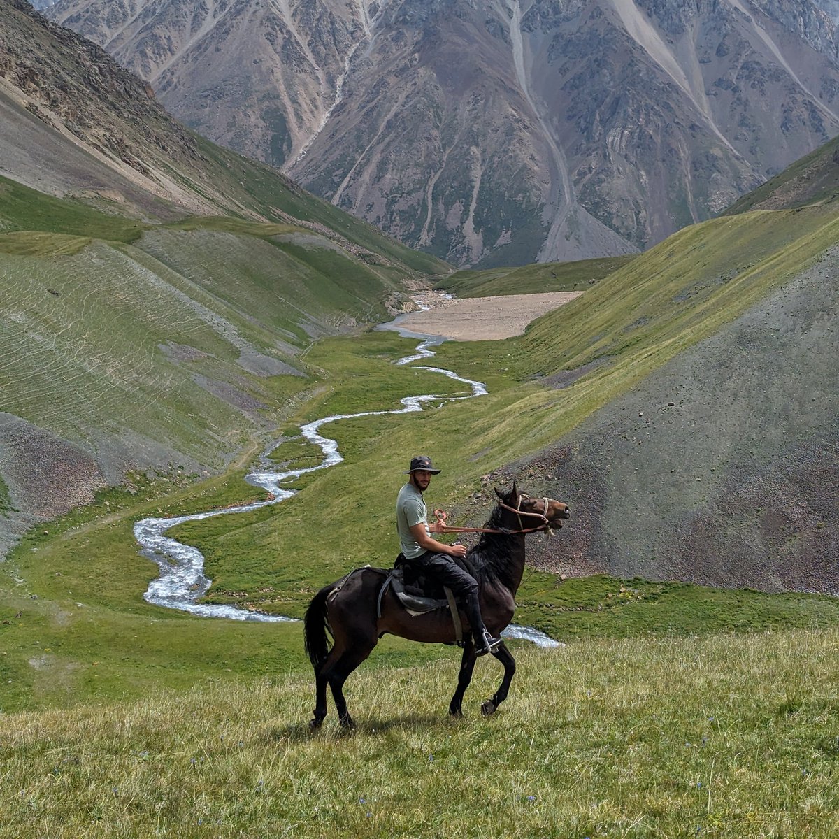 azertinho_'s tweet photo. Thread de mon voyage au Kirghizistan https://t.co/GslHRl5E2Q