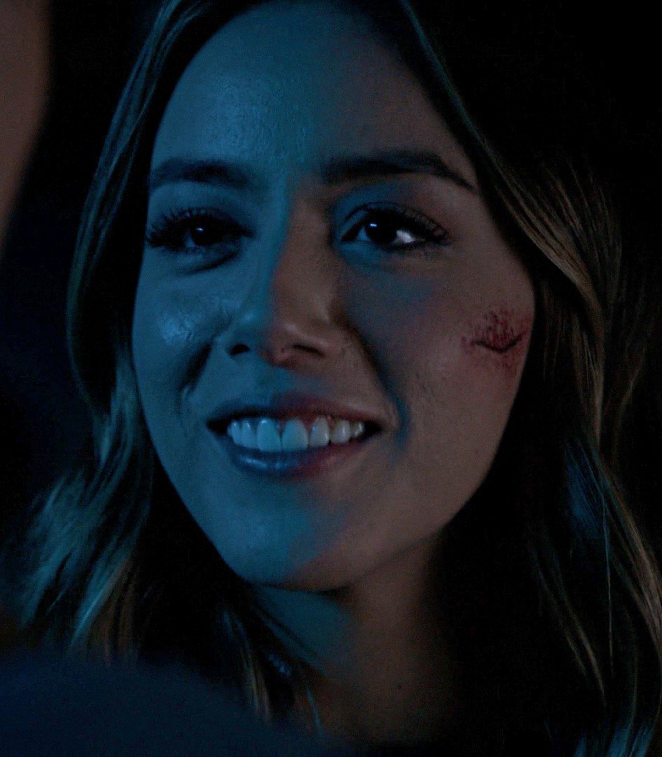 msjemmxswift's tweet photo. "Emma met a boy with eyes like a man
Turns out her heart fits right in the palm of his hand
Now he'll be her shelter when it rains
Little does he know, his whole world's about to change."
💖 #dousy #agentsofshield https://t.co/nwZcIJ3BX6