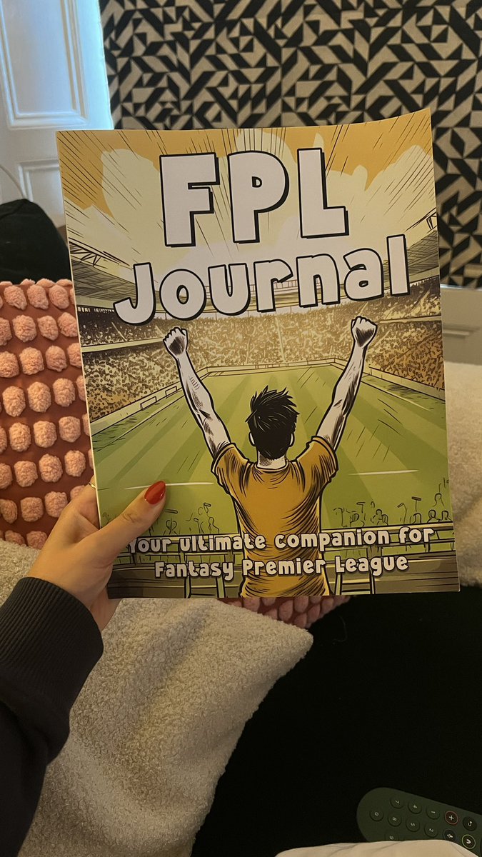 ChantelleMakeUp's tweet photo. Late to the party this year but  @CraigyBacha FPL journal arrived this week and now it’s time to sit down and plan my team 🤓 https://t.co/Vnr579jWyv