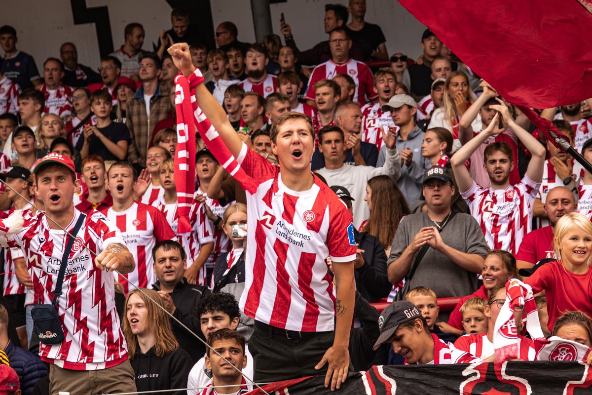 1885vibes's tweet photo. 4-0!!!! 🔥🔥🔥🔥

#SuperAaB https://t.co/VAKbpBr2m4