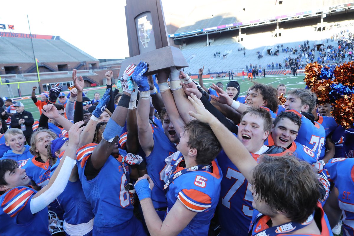 IHSA_IL's tweet photo. HARD WORK earned this 💪

Football DEFENDING CHAMPS
🏈1A - LENA-WINSLOW
🏈2A - ST. TERESA
🏈3A - IC CATHOLIC
🏈4A - SACRED HEART-GRIFFIN

#IHSA #FOOTBALL #FALLSPORTS https://t.co/otzei1yLCu