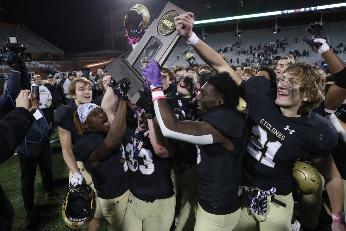 HARD WORK earned this 💪

Football DEFENDING CHAMPS
🏈1A - LENA-WINSLOW
🏈2A - ST. TERESA
🏈3A - IC CATHOLIC
🏈4A - SACRED HEART-GRIFFIN

#IHSA #FOOTBALL #FALLSPORTS