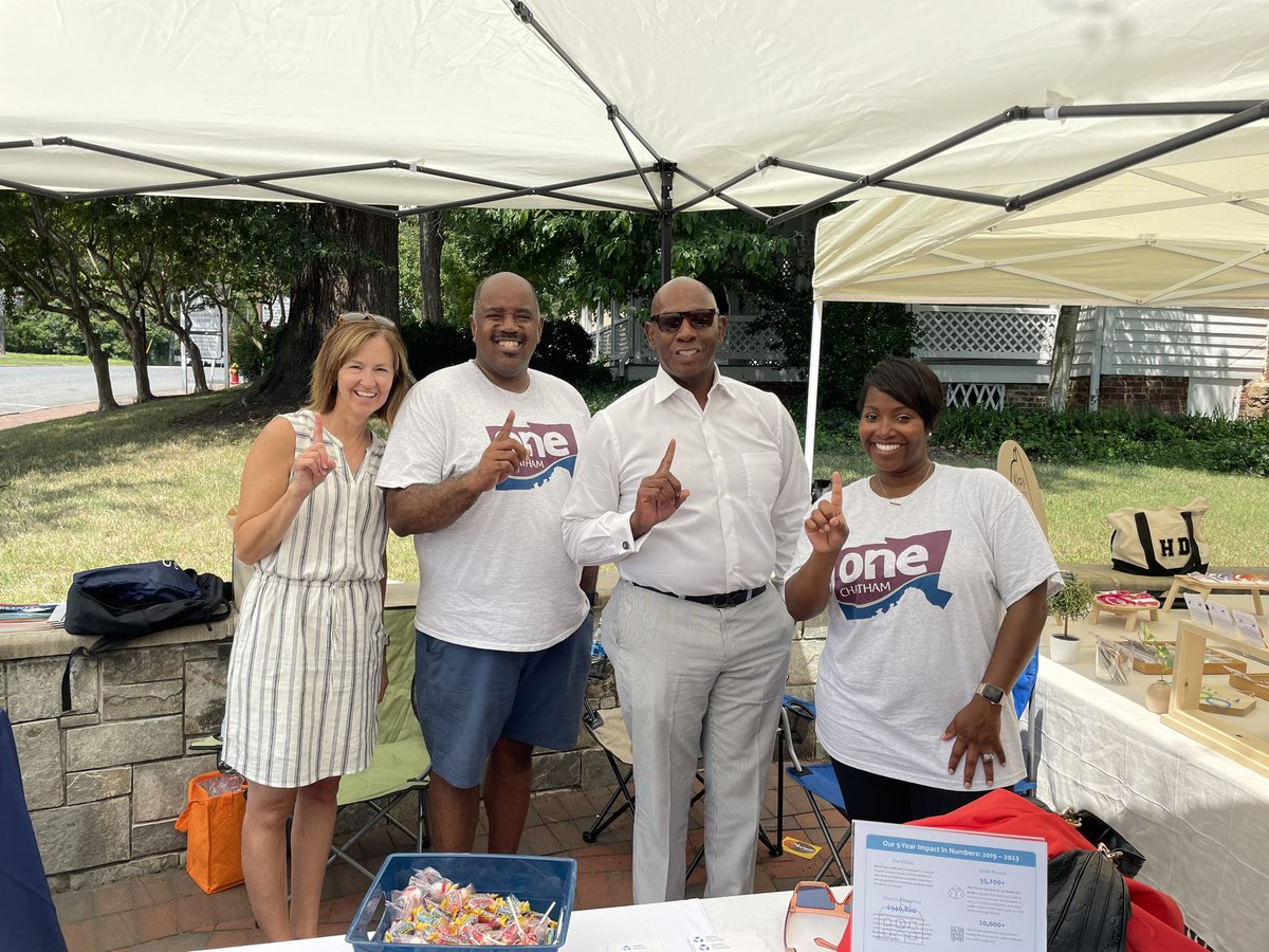 Sharing the great things happening in <a href="/ChathamCoSch/">Chatham County Schools</a> at the Pittsboro First Sunday! Thankful for partnership with <a href="/CEFnc/">Chatham Education Foundation - NC</a> and <a href="/DetziJaime/">Jaime Detzi 🟧</a> #onechatham