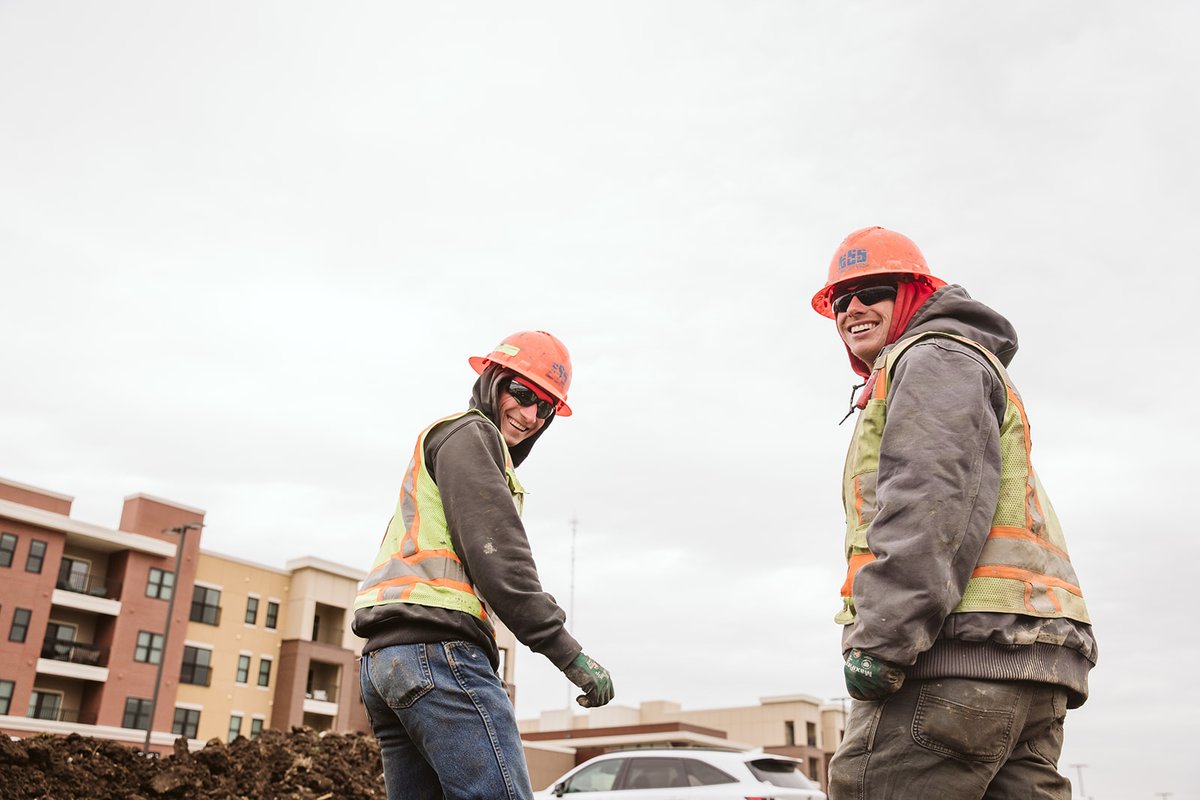 ESS_emerysapp's tweet image. Life is better with friends by your side. 🤝 Happy #NationalFriendshipDay from the ESS family! We’re grateful to work alongside such awesome people each and every day. 🤩 How are you and your besties celebrating? 

#NationalFriendshipDay2023 #ESSFamily #BFFs