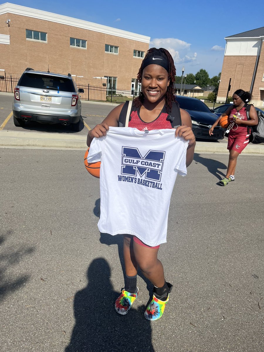 LBridges07's tweet photo. @MGCCC_WBB put on a great camp this Saturday! I learned a lot of new things and got great feedback. Thank you @CoachAdamsMGCCC for the opportunity! 🏀 https://t.co/BWiSyp2SEp