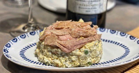 gastroplanet_'s tweet photo. Las 10 mejores Ensaladillas Rusas:
1- @Rbecerrita
2- #LaCosmopolita
3- @RestauranteRafa
4- @TasquiEnfrente
5- #Tapas24
6- @CanabotaSev
7- #labienaparecida
8- @Bar_FM_Granada
9- @Restbarranou
10- @BiBoDaniGarcia
https://t.co/oVgznM8WEp https://t.co/BMby9udVJ0