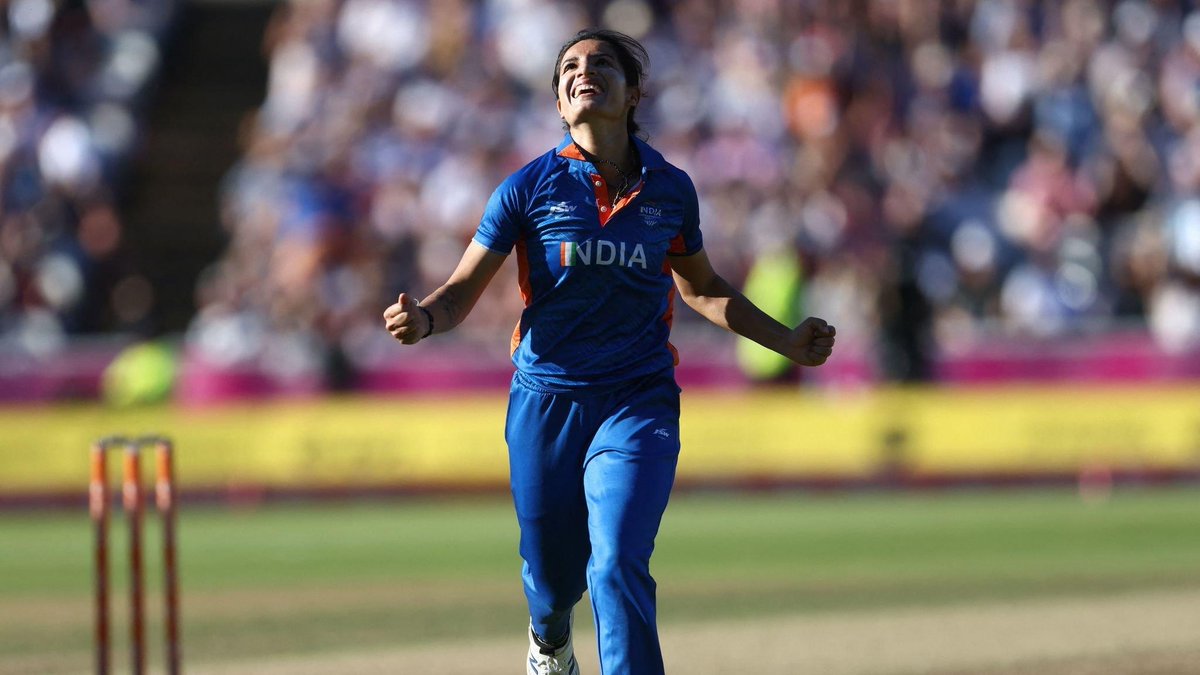 Renuka Singh Thakur in CWG 2022 :

• 4–0–18–4
• 4–1–20–1
• 4–0–10–4
• 3–0–31–0
• 4–0–25–2 [#OTD in 2022]

11 Wickets at an Average of 9.45 🔥

The highest wicket taker of Commonwealth Games 2022 💥

A dream tournament for Renuka 💙

#OnThisDay | #CWG2022