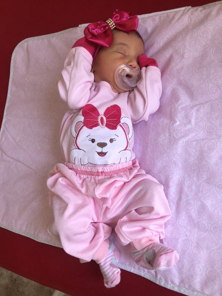 jullyaalice_'s tweet photo. "filha me da sua mão, vou te apresentar o mundo" 💗🤱🏽 https://t.co/20M0NTgrOb