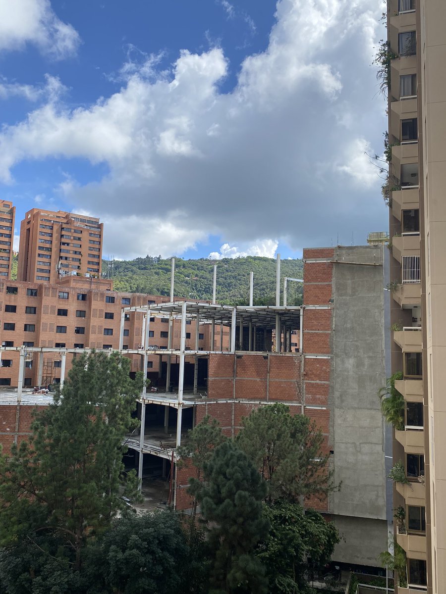 CarreroMiguel's tweet image. Ya NI las antenas del Volcán se ven desde el cigarral #enchufatecontraki #elhatillo #elhatilloposible #lavenezuelaposible