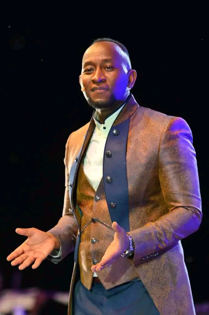 Kanamuddu's tweet photo. When #ProphetElvisMbonye is  speaking, visions are multiplied. You begin to see things about yourself, about your future and you can advance after seeing those things. 

Genesis 13:14-17. https://t.co/5aYFBMIm6z