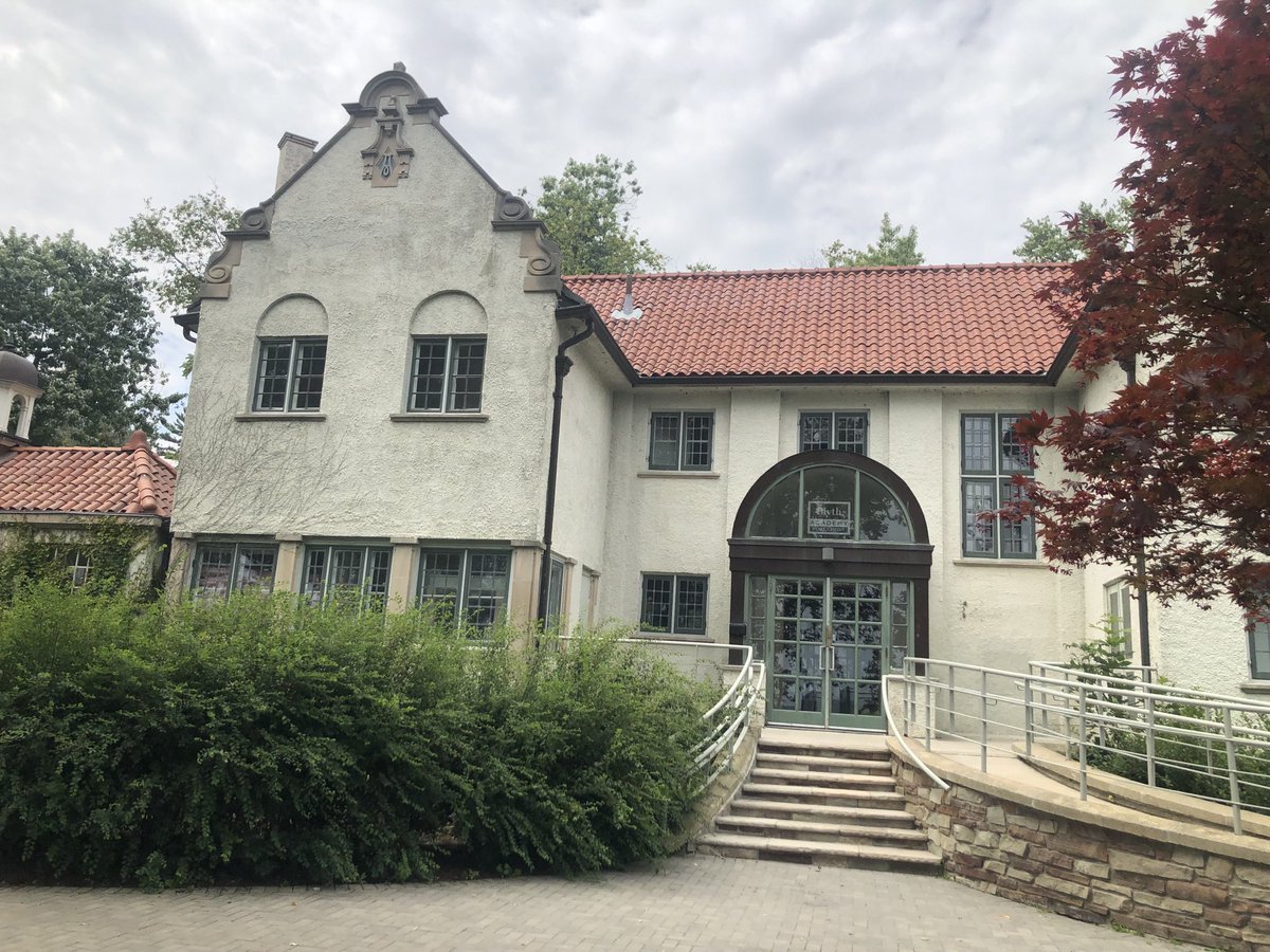 ⁦<a href="/cityoftoronto/">City of Toronto 🇨🇦</a>⁩ - 🚴‍♀️ - 43km mark - Adamson Estate (just west of Toronto).