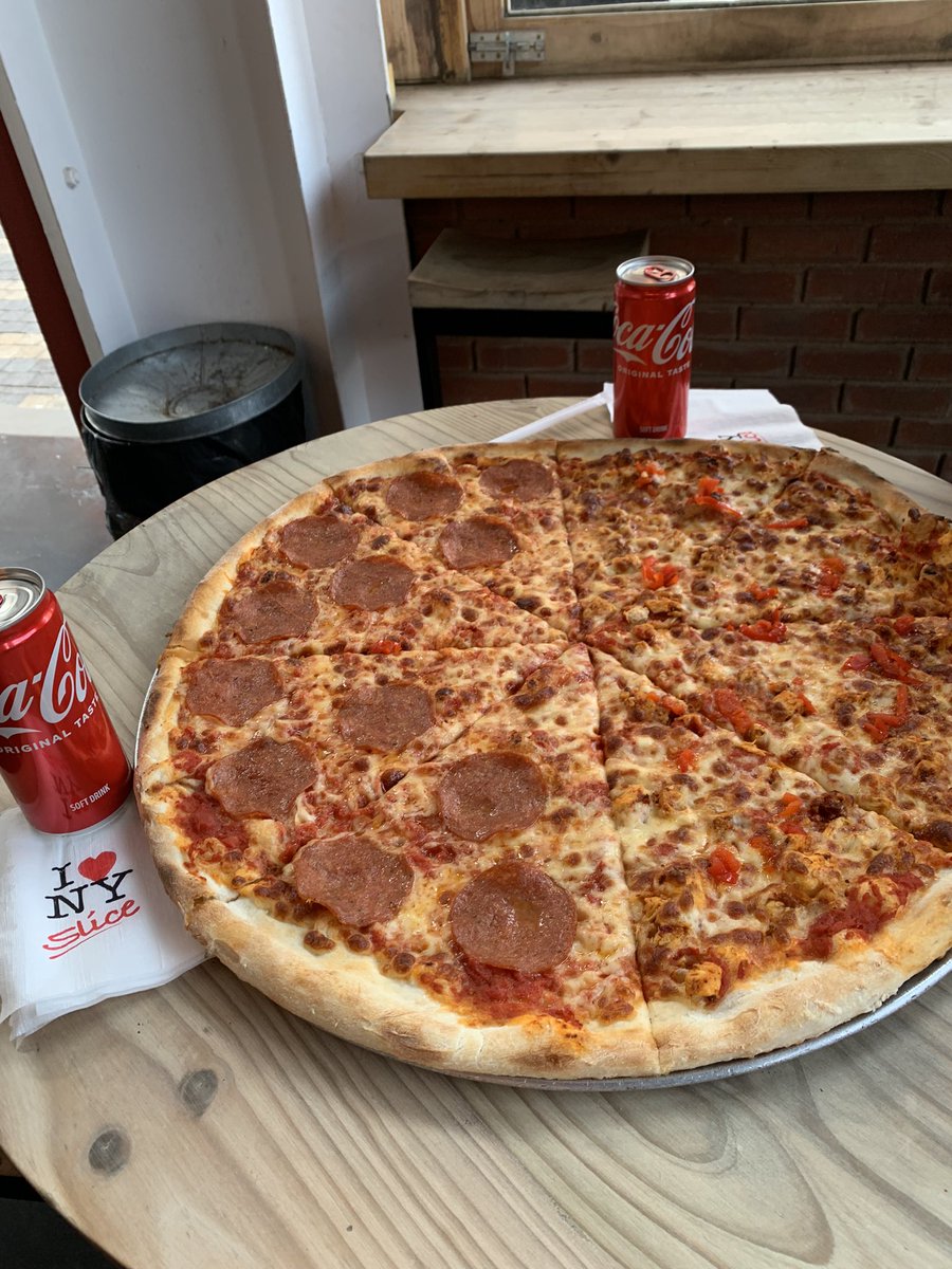 MbaliSimz's tweet photo. NY Slice, Rosebank https://t.co/zlop4KoJrS