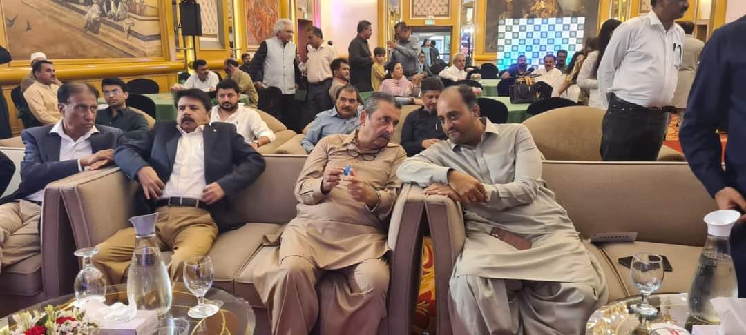 wasemjanlashari's tweet photo. صوبائی وزیر بلدیات سید ناصر حسین شاہ کے ہمراہ پبلک اکنومی ہاؤسنگ پروجیکٹ کی تقریب میں شرکت۔#PPPDigital #PPP_ORG @MediaCellPPP @PPP_Org @BBhuttoZardari @SyedNasirHShah https://t.co/GbxmhD88jj