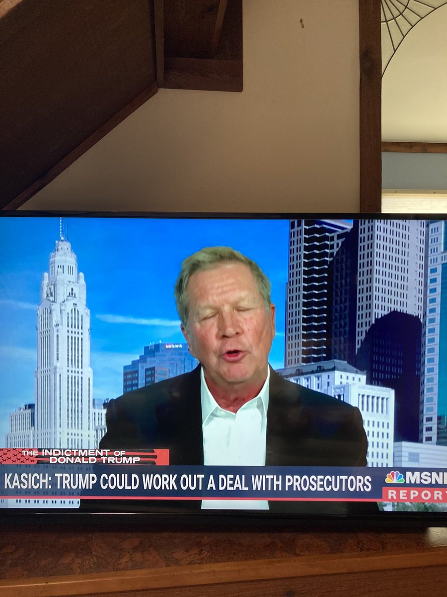 LissieWyatt's tweet image. This man Kasich!MSNBC TAKE HIM OFF!!!Why do you have him on!Still a Republican &amp;amp; believe’s in Republican awful policies!!! #AmericansAgainstFascistNazis #NoDictatorship #RepublicansUsingHitlerTactics #StopFuckingAmericansRepublicans 🎶🎶🎵🎵🎶🎵I want you to say, 🎶🎵OK OK OK!!!