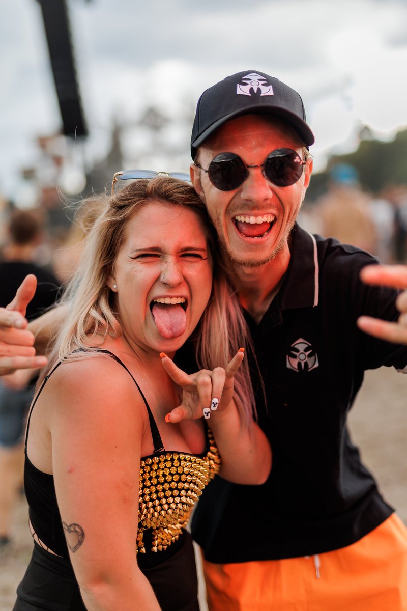 WIN 2 TICKETS FOR DOMINATOR 2024 💥 Participate in our giveaway by posting a picture in your Dominator 2023 gear and tag us. Didn’t get your hands on the 2023 collection? The very last items are still available at store.mastersofhardcore.com. Head over NOW!
