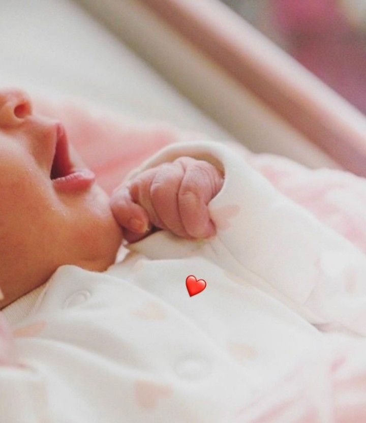 Good Morning Dunia☀️

Gemes betul yang masih antuk😣😣pengen pavin gigit kamu sayang😣😣❤️