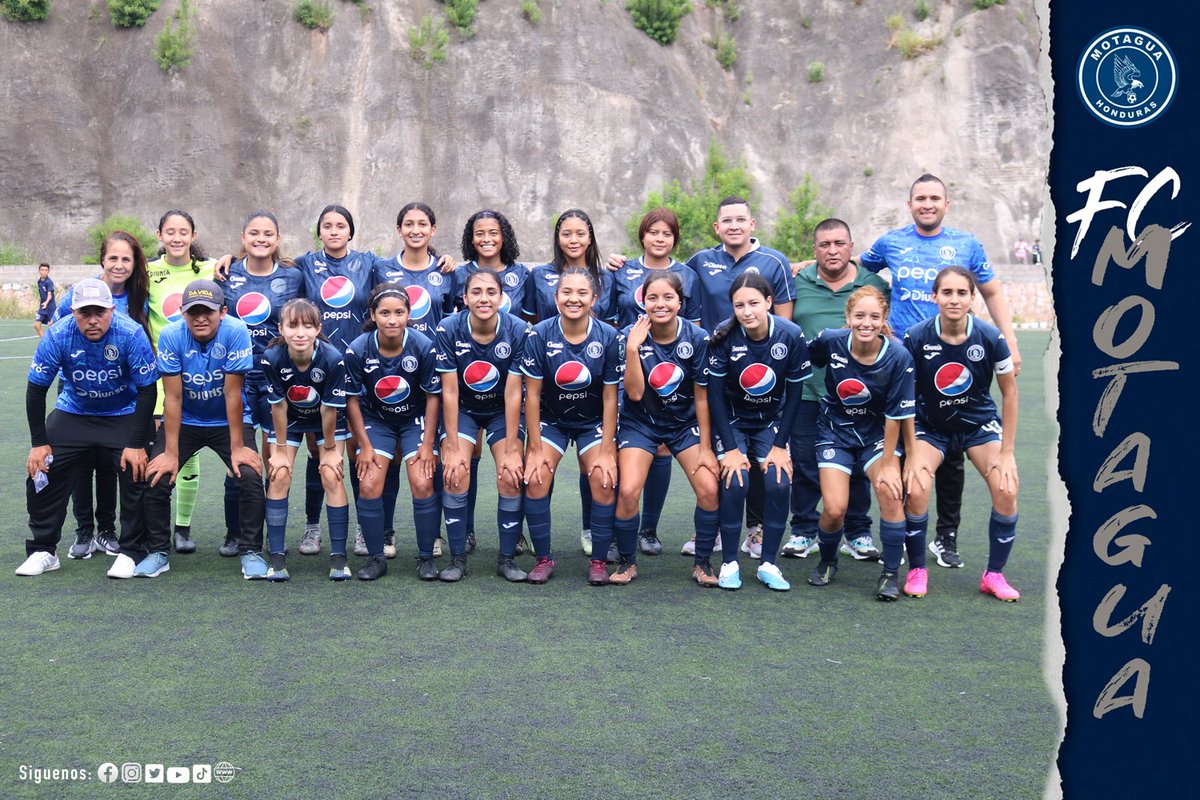MOTAGUAcom's tweet photo. 📸 | Las #PostalesAzules que nos dejó la Gran Final entre Motagua Femenino 🆚 Arsenal Femenino
#CiclonAzul #MotaguaFemenino #Motagua https://t.co/2Hft0X4WxO