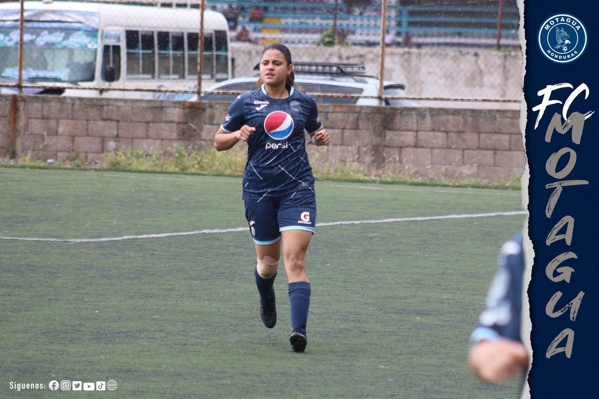 MOTAGUAcom's tweet photo. 📸 | Las #PostalesAzules que nos dejó la Gran Final entre Motagua Femenino 🆚 Arsenal Femenino
#CiclonAzul #MotaguaFemenino #Motagua https://t.co/2Hft0X4WxO