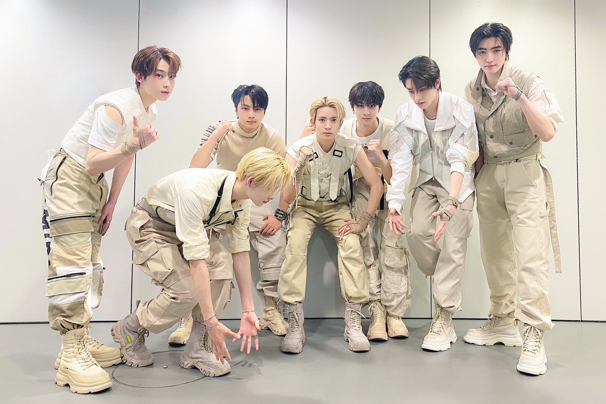 ENHYPEN_JPFB's tweet photo. ˗ˏ︎︎🌸𝙴𝙽𝙷𝚈𝙿𝙴𝙽 𝙾𝙵𝙵𝙸𝙲𝙸𝙰𝙻🌸ˎ˗

[今日のENHYPEN] 
マドリード🇪🇸 #ENGENE の熱い歓声と応援のおかげで 今回のステージもとても楽しくて幸せでした🙌❤️‍🔥 
忘れられない思い出を作ってくれて ありがとう~ENGENE🥰  

@ 2023 KPOP LUX by SBS Super Concert in Madrid

@ENHYPEN_members https://t.co/meVaN3gJ4o