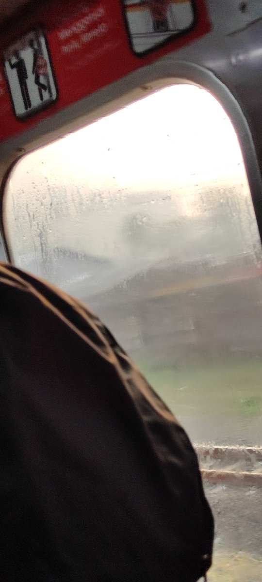 Pagi² dikasih sauna sama <a href="/CommuterLine/">KAI Commuter</a> mantapsss.....