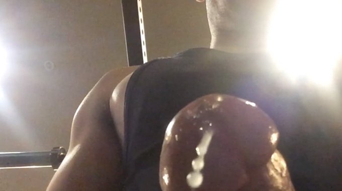 Leaky gym time https://t.co/HnCdey7ngA
