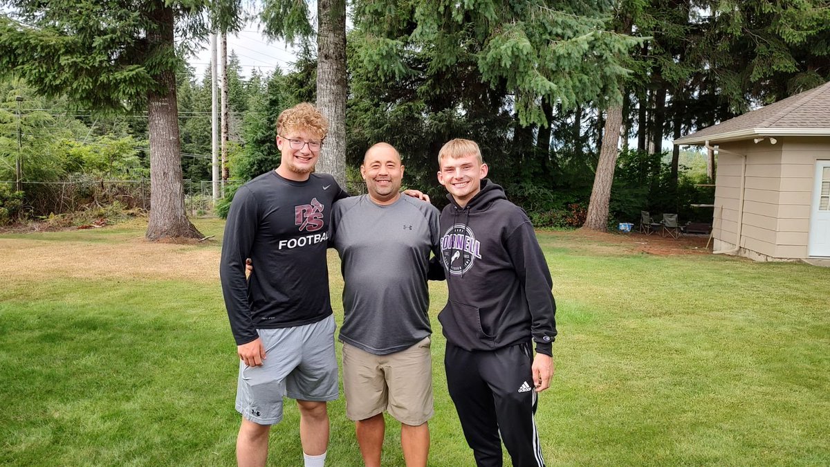 _98520_'s tweet photo. Started coaching these two RB's all the way back in 1st grade and into high school. They put in countless hours of off-season blood and sweat. Now I get to watch them follow their dream of playing college ball. Couldn't be more proud. https://t.co/Cfa9VGABky