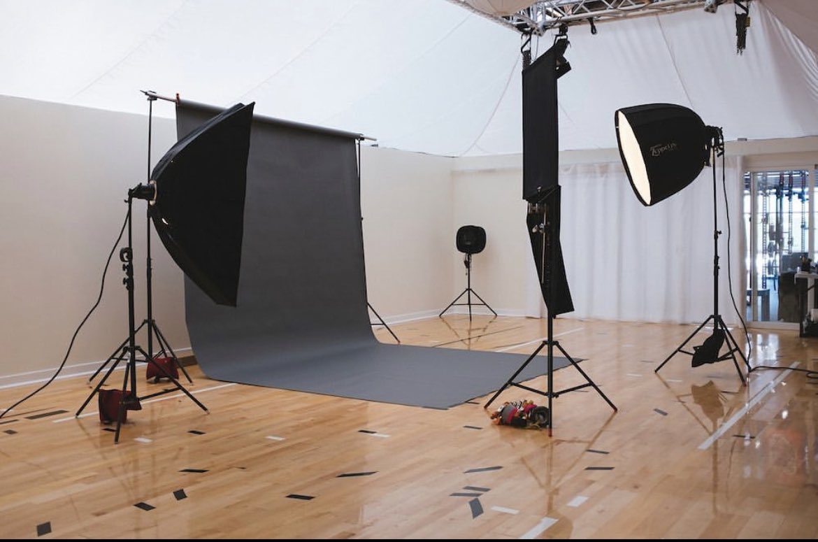 CAJDStudio's tweet image. Our studio in all its glory. #snap #photoshoot #headshot