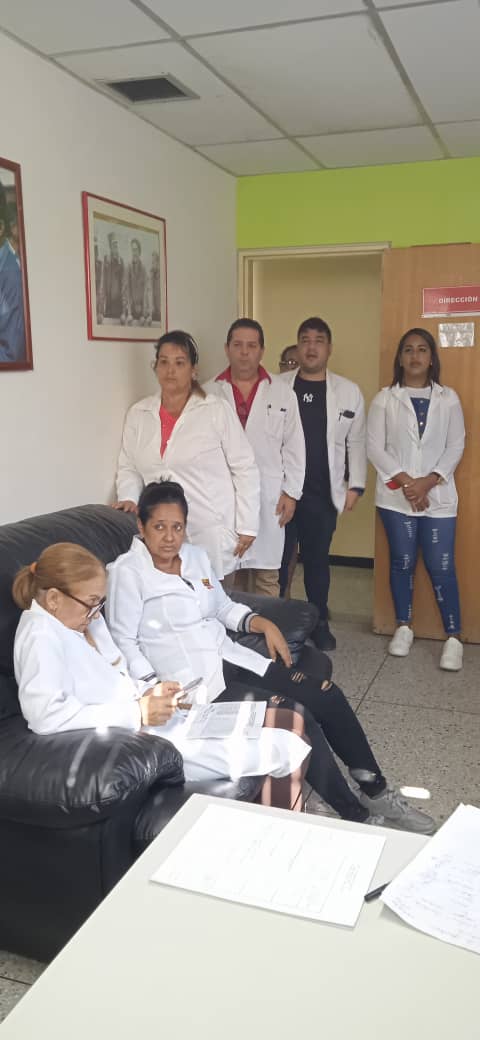 ASIC Barrio Sucre CAT José Martí (@asicbarriosucre) on Twitter photo Con entrega y compromiso garantizan los servicios en el <a href="/ASICBarrioSucre/">ASIC Barrio Sucre CAT José Martí</a> ofreciendo el ❤️ en cada jornada!!
#CubaCoopera
#CubaPorLaVida
#FidelPorSiempe
<a href="/mision_medicaAN/">Misión Médica Cubana Anzoátegui</a>
<a href="/DocenciaVen/">Docencia Ven</a>
<a href="/cubacooperaven/">Misión Médica Cubana en Venezuela</a>
<a href="/MINSAPCuba/">Ministerio de Salud Pública de Cuba</a>
<a href="/japortalmiranda/">José Angel Portal Miranda</a>
<a href="/DiazCanelB/">Miguel Díaz-Canel Bermúdez</a> Con entrega y compromiso garantizan los servicios en el <a href="/ASICBarrioSucre/">ASIC Barrio Sucre CAT José Martí</a> ofreciendo el ❤️ en cada jornada!!
#CubaCoopera
#CubaPorLaVida
#FidelPorSiempe
<a href="/mision_medicaAN/">Misión Médica Cubana Anzoátegui</a>
<a href="/DocenciaVen/">Docencia Ven</a>
<a href="/cubacooperaven/">Misión Médica Cubana en Venezuela</a>
<a href="/MINSAPCuba/">Ministerio de Salud Pública de Cuba</a>
<a href="/japortalmiranda/">José Angel Portal Miranda</a>
<a href="/DiazCanelB/">Miguel Díaz-Canel Bermúdez</a>