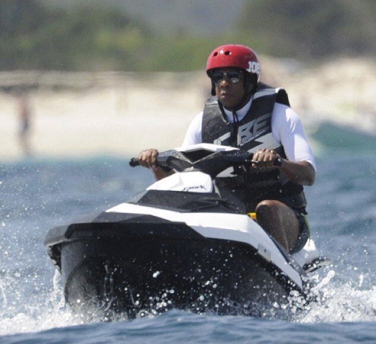 someswaggt's tweet image. Me making my way down the Delaware River to help the niggas in Alabama