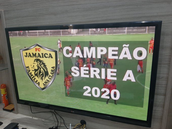 Mas nunca uma emcima de nós