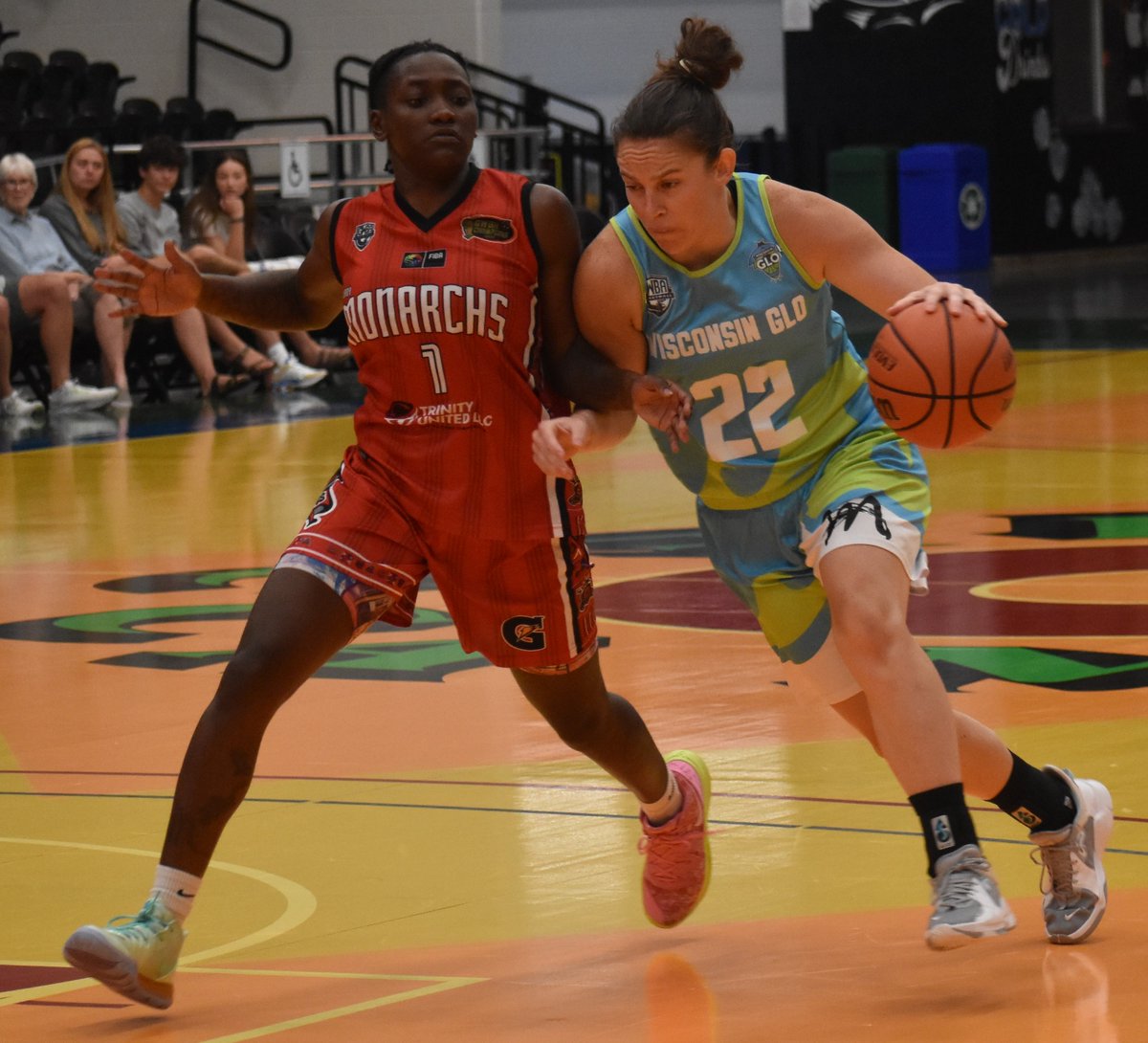 skcreno27's tweet image. Saw a team win a title today. That was cool. Congrats to @WisconsinGLO