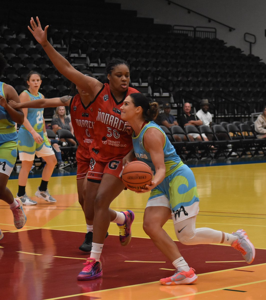 skcreno27's tweet image. Saw a team win a title today. That was cool. Congrats to @WisconsinGLO